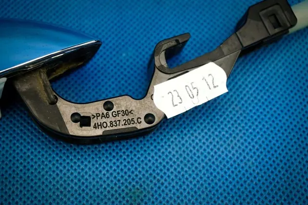 Vasen ulko-ovikahva LED Audi A6 A8 4H0837205C image 8