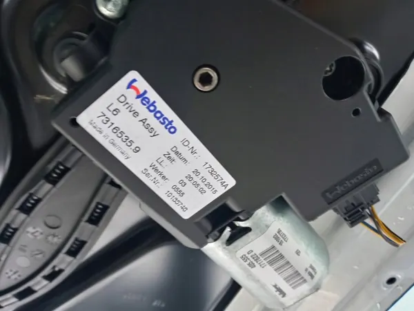 BMW OE Kattoikkuna OEM 18238420326 5-sarja F10 image 6