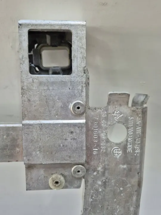 Soporte inferior radiador BMW F39 F40 F45 F48 MINI F54 F60 image 8