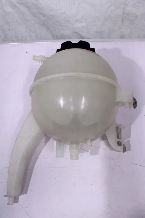 BMW X5 G05 Ausgleichsbehälter 5A6A031 image 2