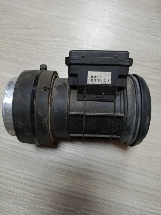 Luchtmassameter Mazda 626 E5T51071 image 4