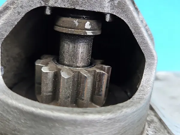 Motor de arranque Renault Clio IV 12-20 0.9 TCE OEM 233001071R image 3