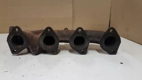 Colector de escape BMW OEM 181018203 - Usado image 6