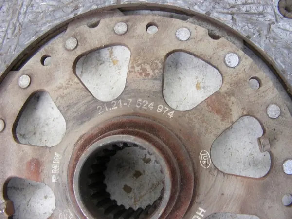 Kytkinlevy LUK BMW E60 520i 525i E46 320i 325i M54 image 3