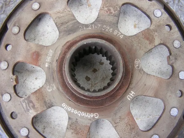 Kytkinlevy LUK BMW E60 520i 525i E46 320i 325i M54 image 4