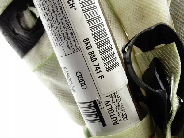Audi A4 B8 vasen verhoilmatyyny OEM 8K0880741F image 5
