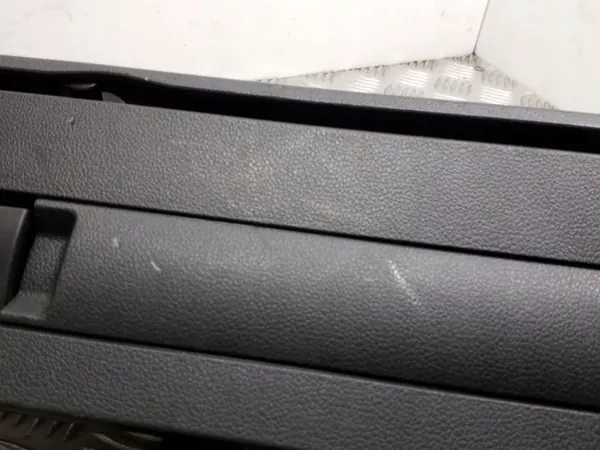 OEM 3V9867761 Skoda Superb B8 Kofferbakplankbeugel image 4