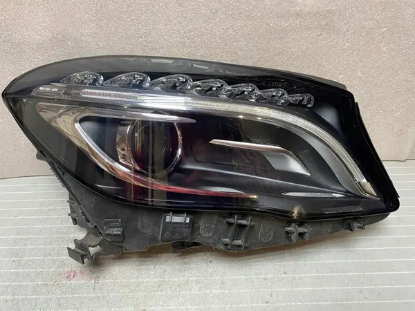 Rechter voorlamp MERCEDES GLA W156 X156 BI XENON A1569061800 image 2