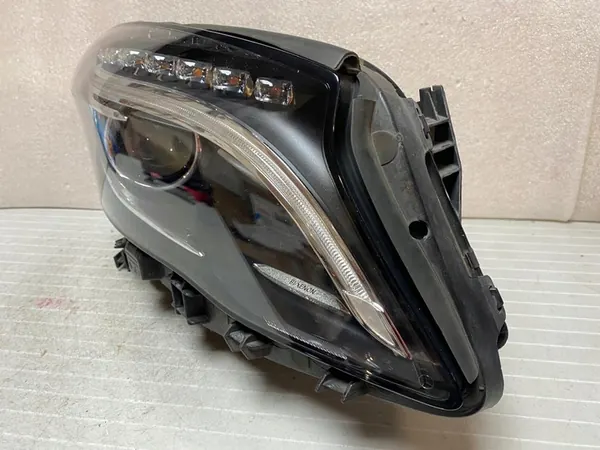 Rechter voorlamp MERCEDES GLA W156 X156 BI XENON A1569061800 image 3