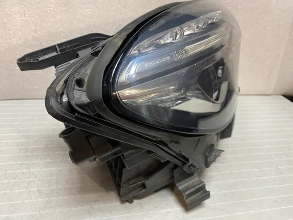 Rechter voorlamp MERCEDES GLA W156 X156 BI XENON A1569061800 image 4