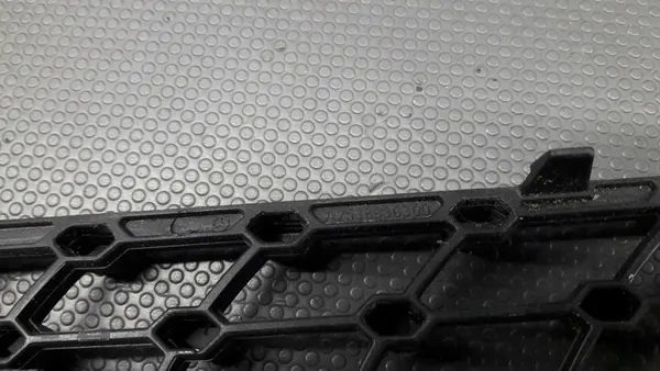 Grille de pare-chocs Mercedes W253 GLC A2538880300 image 9