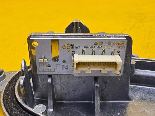 BMW X1 F48/F49 LED DRL Converter Module OEM 2226113 image 3