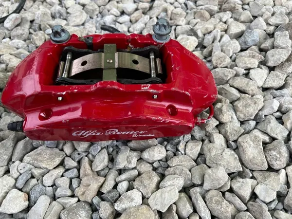 Alfa Romeo Giulia Veloce jarrukit OEM - 330mm image 7