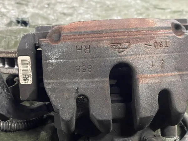 Peugeot 407 Coupé 3.0 HDI etujarrurattaat OEM image 5