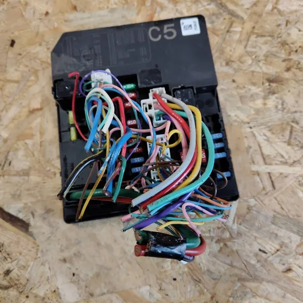 Module BCM Nissan OE 284B71KA0D pour Juke I F15 image 5