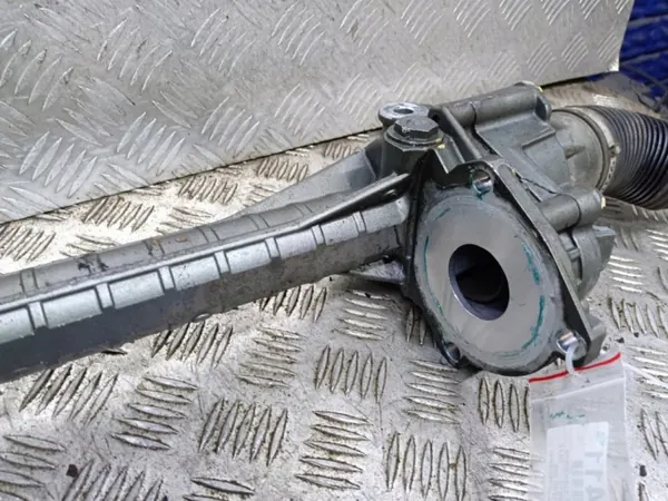 BMW F10 F11 Stuurhuis OEM Wrakowisko-16411- image 4