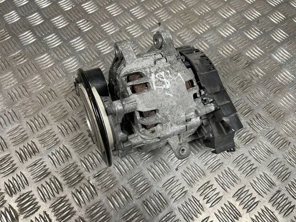 Peugeot 3008 I 1.6L Alternator OE 9820080280 image 2