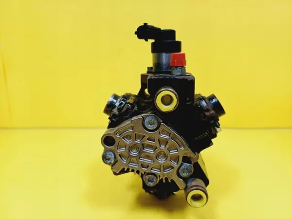 Kraftstoffpumpe Kia Sorento I 2.5 CRDI Bosch 33100-4A410 image 8