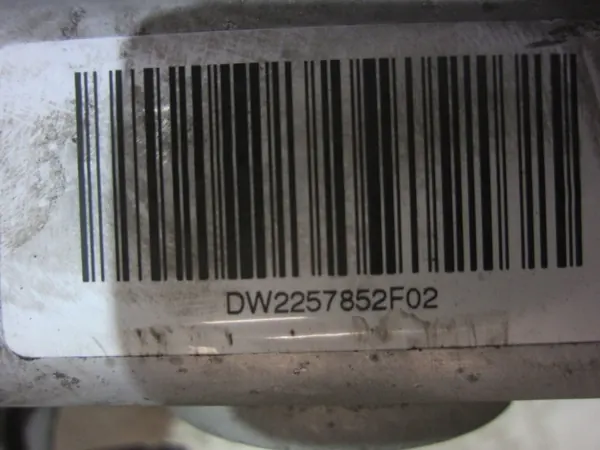 Viga suspensión trasera BMW 33316855455 - Usado image 9