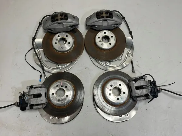 BMW X7 G07 2023 Bremsscheiben & -sattel Set OEM 6880076 image 2