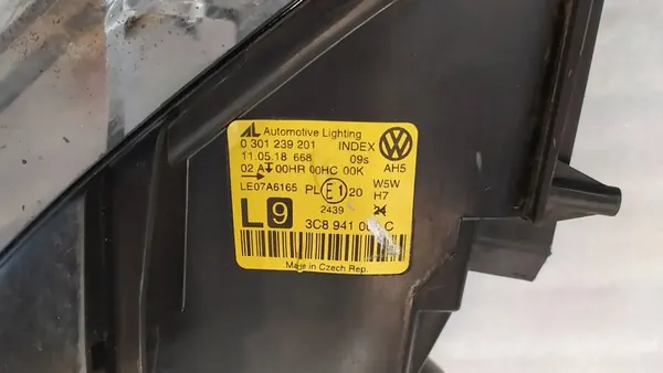 VASEN ETUVALO VW PASSAT CC image 2