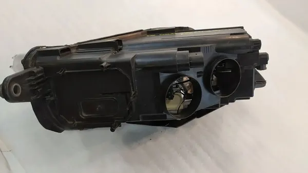 VASEN ETUVALO VW PASSAT CC image 3