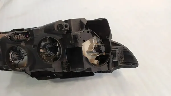 VASEN ETUVALO VW PASSAT CC image 4