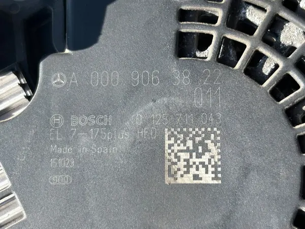 INFINITI Q30 1.5 DCI Vaihtovirtageneraattori A0009063822 image 3