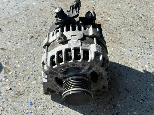 INFINITI Q30 1.5 DCI Vaihtovirtageneraattori A0009063822 image 5