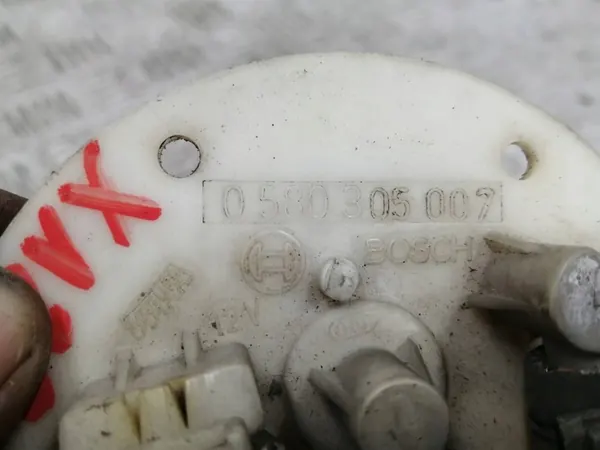 PEUGEOT 106 CITROEN AX POLTTOAINEPUMPPU BOSCH image 4