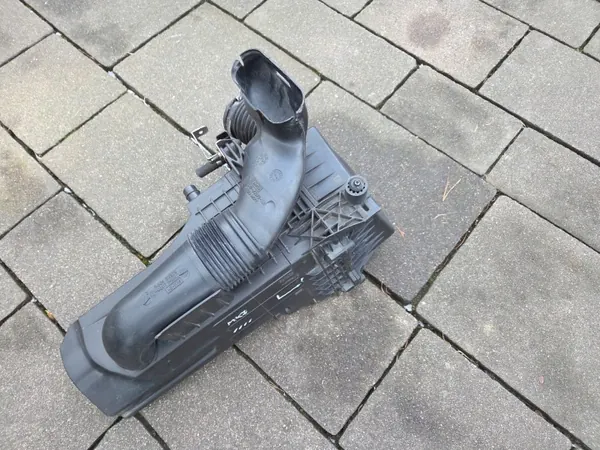 Boîtier Filtre à Air Ford Fiesta MK7 TDCI C1B1-9C662-AB image 9