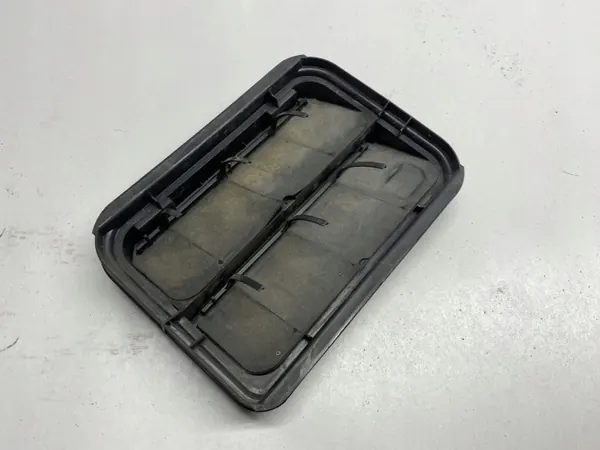Renault Clio IV Ventilationsgallret OEM 7700838 image 6