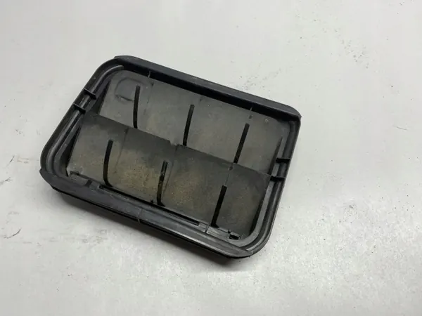 Renault Clio IV Ventilationsgallret OEM 7700838 image 8