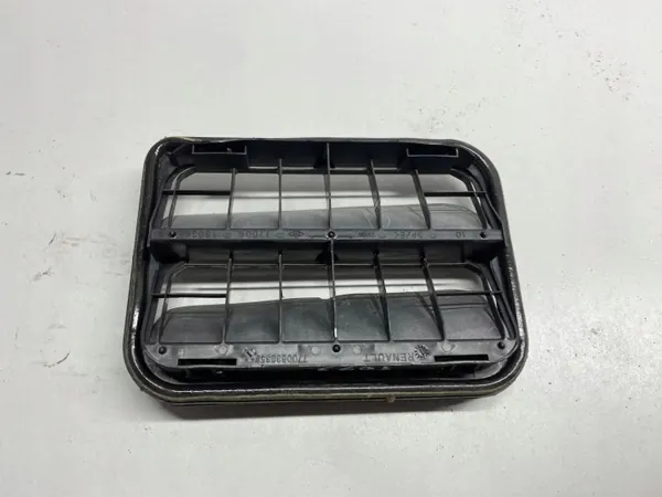 Renault Clio IV Ventilationsgallret OEM 7700838 image 9