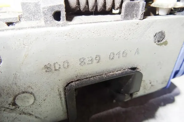 Bakre Höger Dörrlås AUDI A4 AVANT 1999 8D0839016A image 3