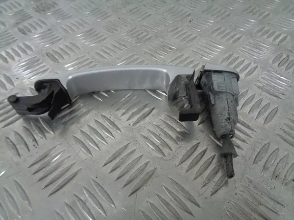 VW POLO 6R Etuvasen lukitusmekanismi image 2