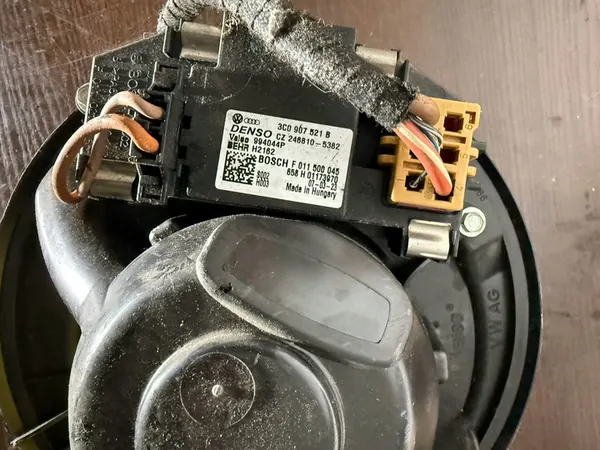 VW Touran Golf V Fläkt OE 3C0 907 521 B image 3