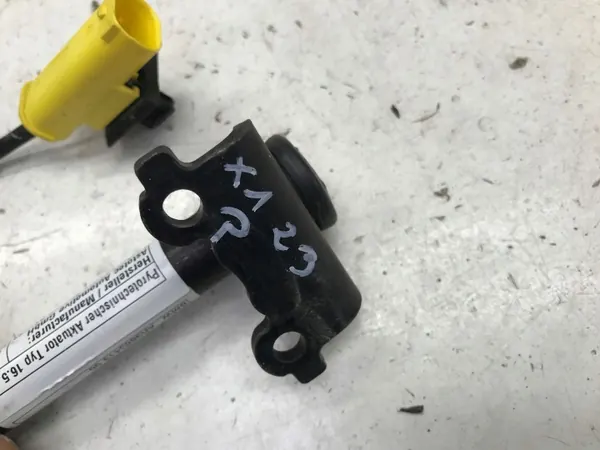 OEM 9883419 Chargeur Pyrotechnique de Capot Droit image 3