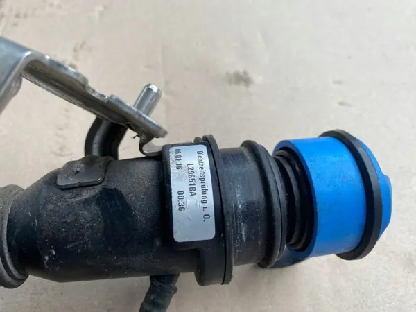 Gebrauchter AdBlue-Einfüllstutzen OEM L29651BA Mercedes GLC image 7
