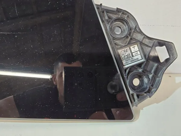 Tesla Model 3 vasen pilarikameran kansi OEM 1109253-00-I image 5