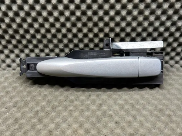 Buitendeurknop Links Achter OEM 80611-22134 Nissan Qashqai image 2