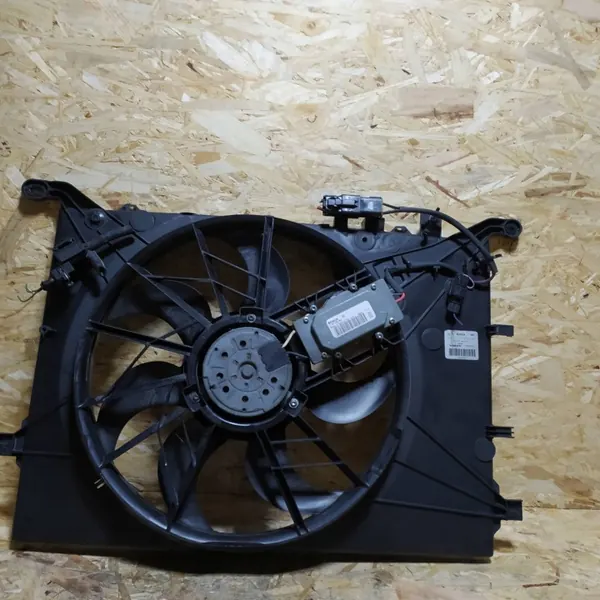 Ventilateur de radiateur d'occasion OEM NRF47460/RS2 image 2