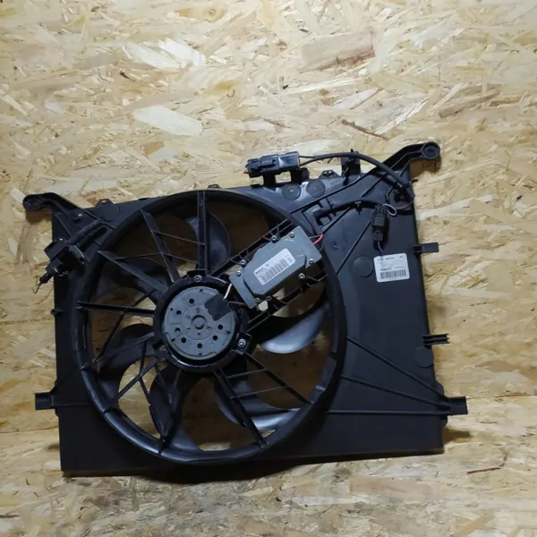 Ventilateur de radiateur d'occasion OEM NRF47460/RS2 image 3