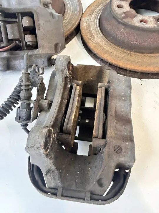 Conjunto de disco e pinças de freio Audi Q7 4L 2009 Traseiro 7L6 615 423 L image 4