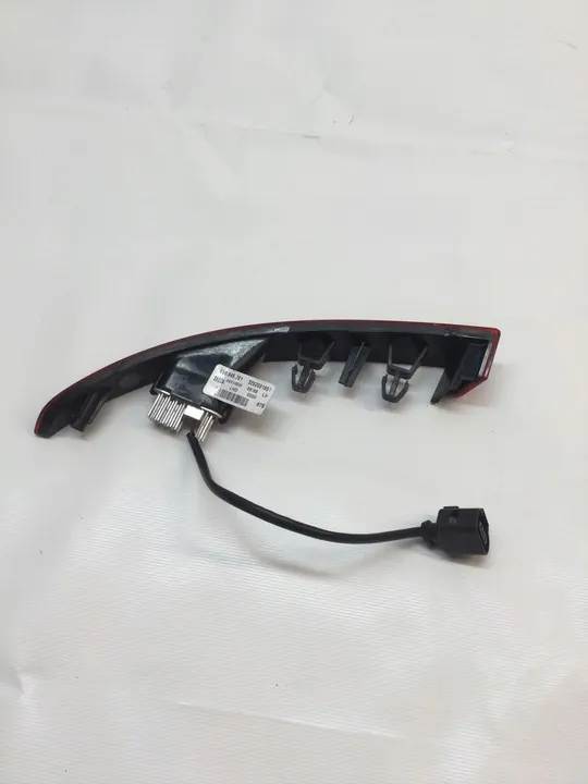 Lanterna de neblina traseira lado esquerdo Skoda Kamiq 658.945.701 image 3