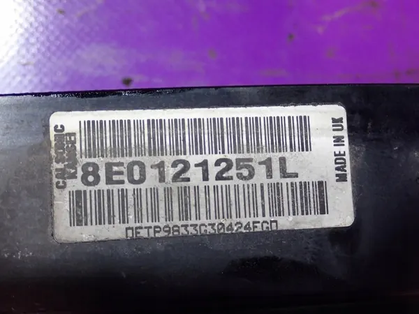 AUDI A4 B6 00-05 1.9 D Radiador de Agua OEM 8E0121251L image 7