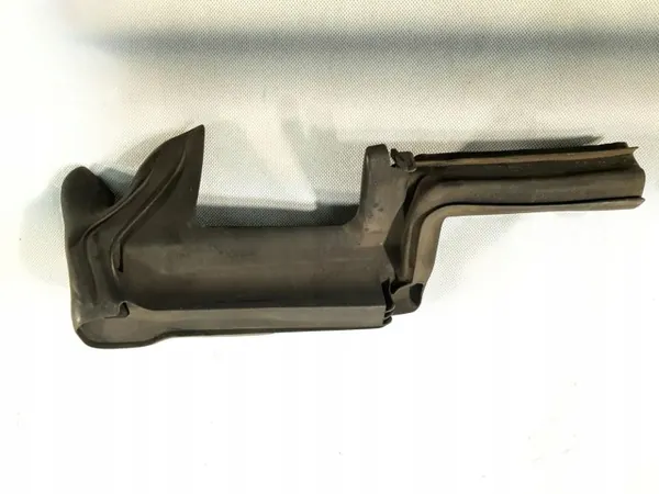 Junta puerta derecha Audi R8 II Spyder OEM 4S7831722A image 3