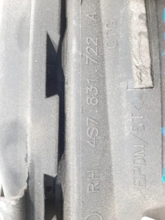 Junta puerta derecha Audi R8 II Spyder OEM 4S7831722A image 5