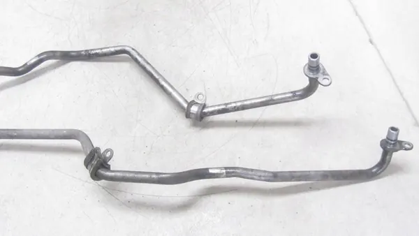 MERCEDES C-KLASA W205 2.0H RESFRIADOR DE ÓLEO A0995001300 image 4