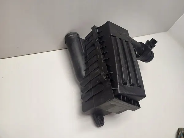 Volkswagen Touran I 2003 Ilmansuodattimen kotelo image 2